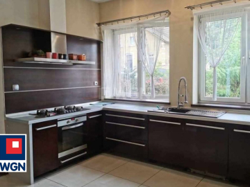 Szprotawa , mieszkanie 4 pokoje, 150 m2 sprzedam, cena 399 000 zł.  
  
 Oferta wyłącznie w WGN Nieruchomości.  
  
 Sprzedam d