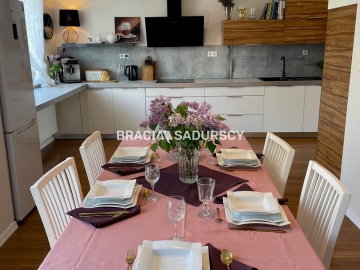 wyjątkowy dom w zabudowie bliźniaczej.