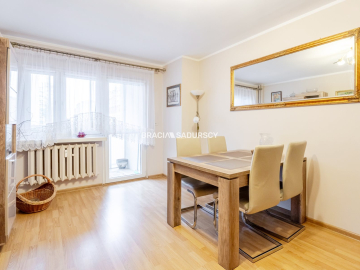 Przytulne 2 pok z osobną Kuchnią os. Oświecenia.