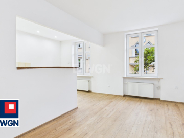 Nowa Sól, mieszkanie, 2 pokoje, 1 piętro, 52 m2, sprzedam, 289 000 zł.  
  
Na sprzedaż komfortowe dwupokojowe mieszkanie położ