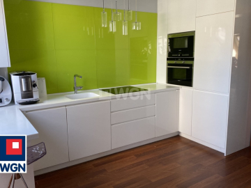 Polkowice, Rynek, mieszkanie, 2 piętro, 3 pokoje, 80 m2, sprzedam, 665000 zł.  
  
Na sprzedaż mieszkanie w kamienicy w Rynku w