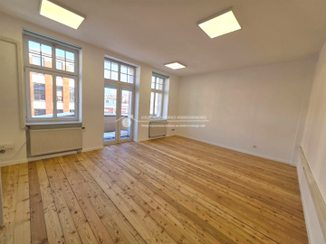 Nowoczesny lokal biurowy 57 m² z serwerownią i parkingiem - Bielsko-Biała, ul. Komorowicka 39 

 Do wynajęcia komfortowy i funk