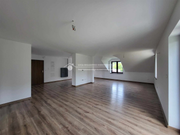 Przestronny, trzypokojowy apartament o pow. ponad 100 m2 z balkonem i 38 m tarasem z bajecznym widokiem na góry w doskonałej lo