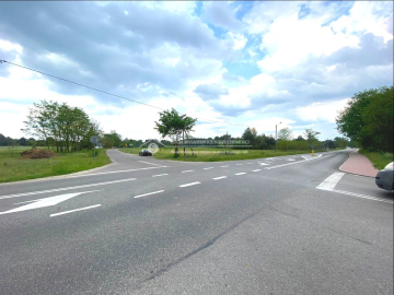 Na sprzedaż działka budowlana o pow. 41 064  m2. W dobrej lokalizacji drogi powiatowej prowadzącej na Nisko, Stalową Wolę.  

 
