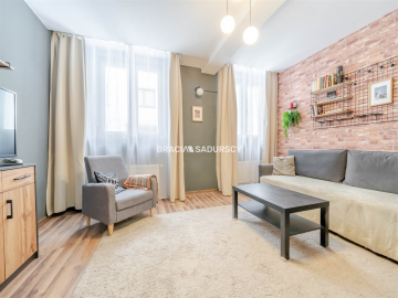 Parter, bez schodów i ograniczeń.