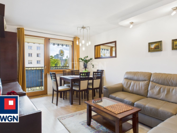 Na sprzedaż przestronne i funkcjonalne mieszkanie o powierzchni 63,30 m2.  
  
Mieszkanie znajduje się w doskonale skomunikowan