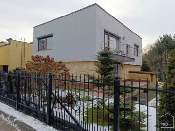 Dwukondygnacyjny dom z ogrodem w Zabrzu 