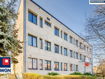 Łask, budynek biurowo-techniczny, 1850 m2, sprzedam, 530 000 zł, netto.  
  
Na sprzedaż budynek biurowy z budynkiem techniczny