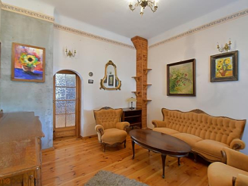 Klasyczna przedwojenna willa miejska ze schronem