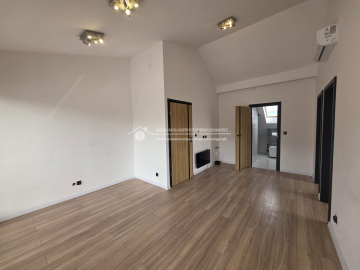 Lokal na wynajem - 60 m² | Usługi, handel, biuro lub cele mieszkalne | Parking w cenie  

 Do wynajęcia funkcjonalny lokal o po