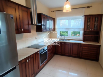 Polecam komfortowy  dom wolnostojący 200 m2 usytuowany na pięknie zagospodarowanej działce z oczkiem wodnym o powierzchni 1100 