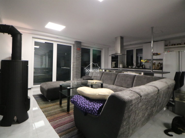 Dom z lokalem użytkowym 380 m2 Lisi Ogon