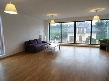 Budynek wielorodzinny na osiedlu Miedzyń