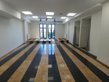 Lokale handlowo-uslugowe w centrum Nakła
