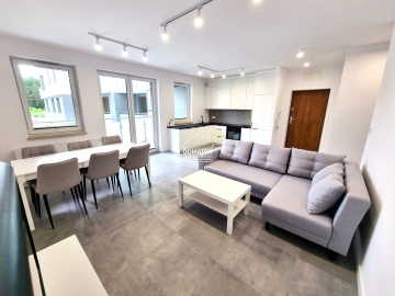 Komfortowe 65 m²  z garderobą i tarasem - Zaświat