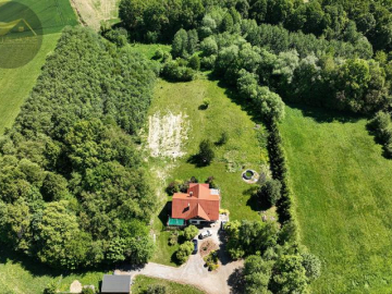 Dom wolnostojący, działka 0,5 Ha