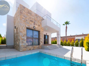 Doskonała willa w Los Alcázare