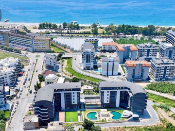 Twój drugi dom nad morzem – duży taras i 3 baseny