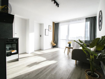 3 POKOJE/ BALKON/ PO KAPITALNYM REMONCIE