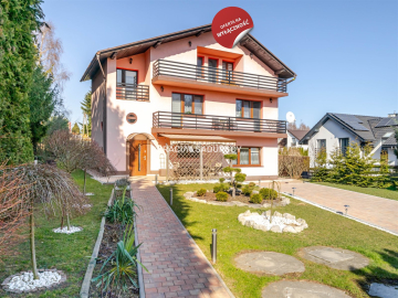 Dom gotowy do zamieszkania z pięknym ogrodem