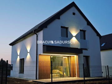 Nowy dom wolnostojący w stanie deweloperskim