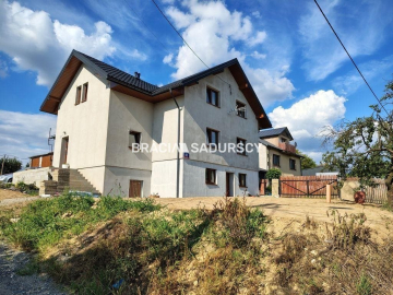 Dom z lokalem usługowym do wykończenia