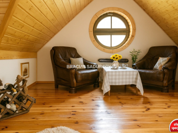 Wygodny rodzinny dom w malowniczej okolicy.