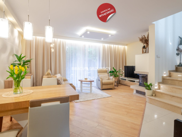 Dom z kominkiem i fotowoltaiką