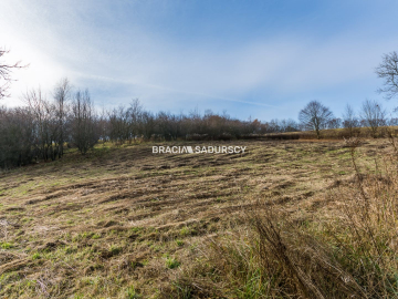 działka z domem w Naramie