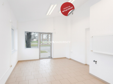 Widoczny lokal usługowy - 10m2 - obok Carrefour