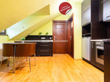 2-POKOJOWE MIESZKANIE W ODRESTAUROWANEJ KAMIENICY