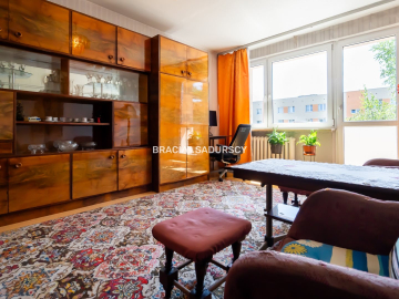 Aleksandry, mieszkanie z widokiem na zieleń.