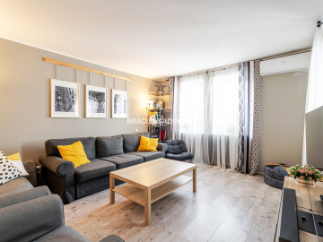 2 pok z osobną kuchnią i balkonem ul. Lipska