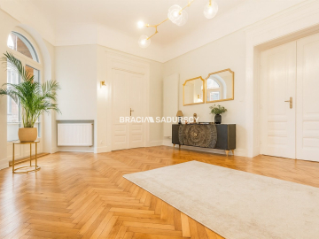 4 pokoje w secesyjnej kamienicy