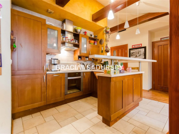 Eleganckie mieszkanie w zabytkowej kamienicy