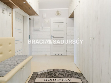 Przestronne 3 pokoje z balkonami i windą