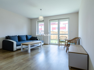 2 pokoje z ogródkiem