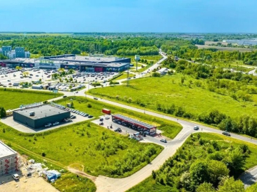 Teren inwestycyjny przy centrum handlowym ARENA