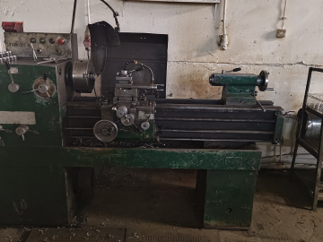 Tokarka uniwersalna TUM 35 – polska produkcja