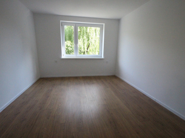 3pok, 48met, okolice Katowickiej PIWNICA/OGRÓD 400 m2 (Wrocław)