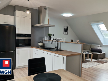 Kaźmierzów, gm Polkowice, 3 pokoje, piętro domu, wynajmę, 95 m2, 3000 zł miesięcznie.  
  
  
Dostępne od ZARAZ. Polecam. Wysok