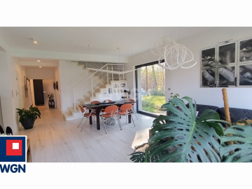 Kaźmierzów, dom, 5 pokoi, 179 m2, działka 1205 m2, sprzedam, cena 1 350 000 zł. 
 
Na sprzedaż dom wolnostojący 179 m2 powierzc