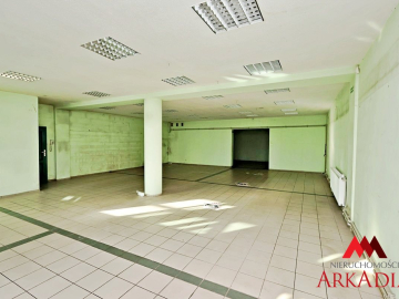 Lokal usługowy ,500 m2 w Centrum z parkingiem