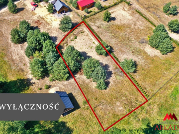 Wyobraź sobie poranek, kiedy budzisz się we własnym domu położonym w sercu natury. Otwierasz okno, a Twoim oczom ukazuje się wi