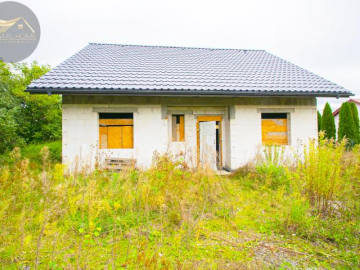 Dom wolnostojący w stanie surowym otwartym