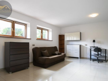 37m2 niski parter Zawiszów