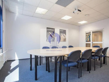 Włochy: lokal biurowy na wynajem