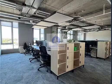 Włochy: lokal biurowy 957 m2 do wynajęcia