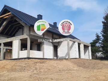 Dom z garażem i pięknym widokiem – Głogoczów