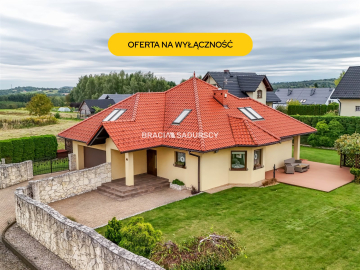 Komfortowy dom pod Wieliczką na dużej działce